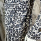 Damen Trenchcoat mit Leo-Print & Taillengürtel Grau – Großhandel