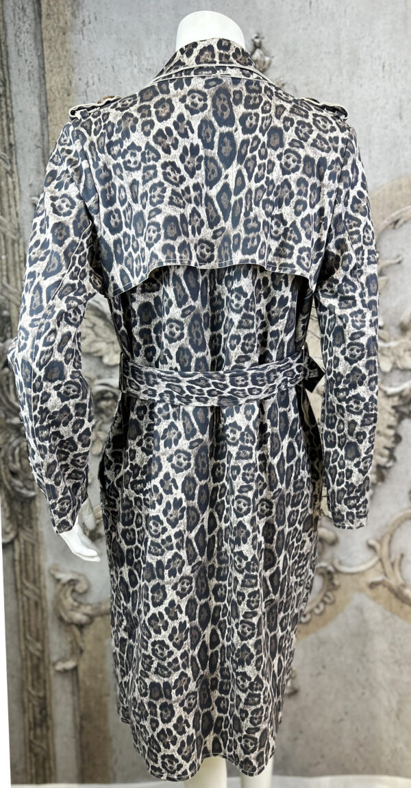 Damen Trenchcoat mit Taillengürtel & Leo-Print – Großhandel (8) Damen Trenchcoat mit Leo-Print & Taillengürtel Grau – Großhandel