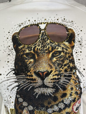 Tiger Rollkragenpullover Weiß Großhandel mit Strass und Nieten