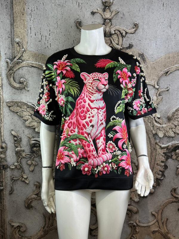 damen-shirt-pink-leopard-perlen-schwarz (2) Damen Shirt mit Pink Leopard und Perlen in Schwarz